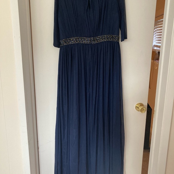 Prom/formal Dress - Picture 3 of 6